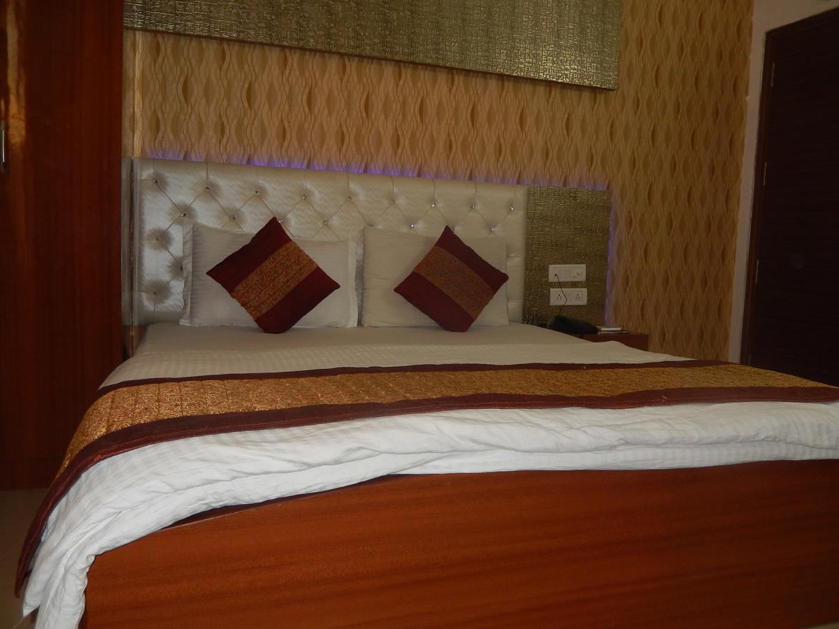 A New Delhi Hotel Orchid Garden Buitenkant foto