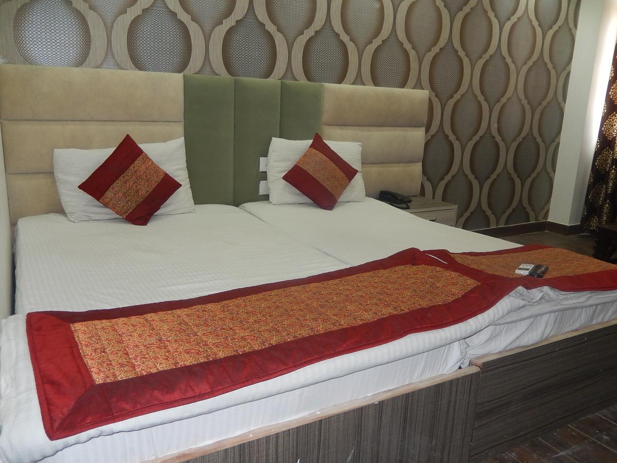 A New Delhi Hotel Orchid Garden Buitenkant foto